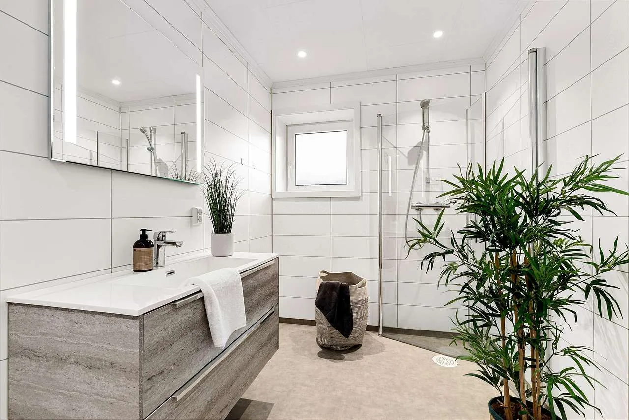 Small Bathroom Ideas: Space-Saving Solutions